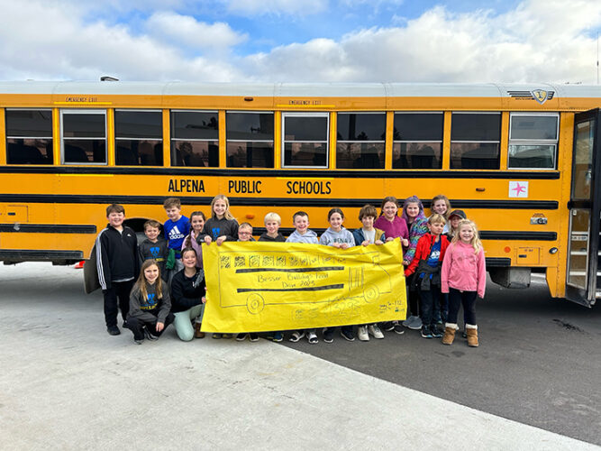 Besser students, staff, families fill a bus to battle hunger | News, Sports, Jobs - Vimarsana News